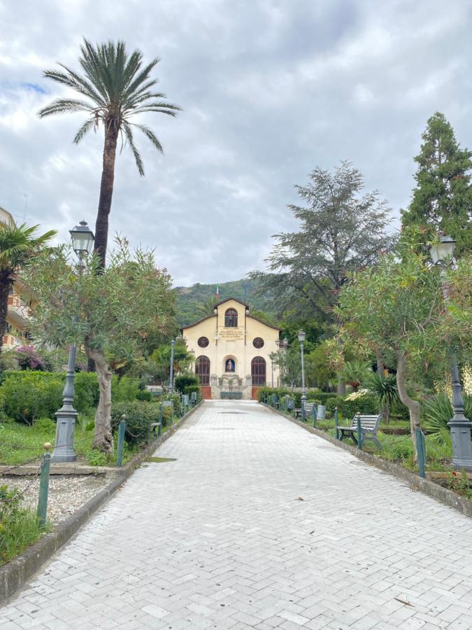 "The Gole Of Alcantara Living In The Dream'S Room" Graniti Exterior photo