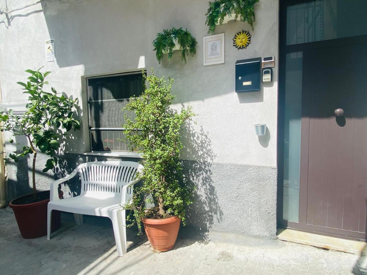 "The Gole Of Alcantara Living In The Dream'S Room" Graniti Exterior photo