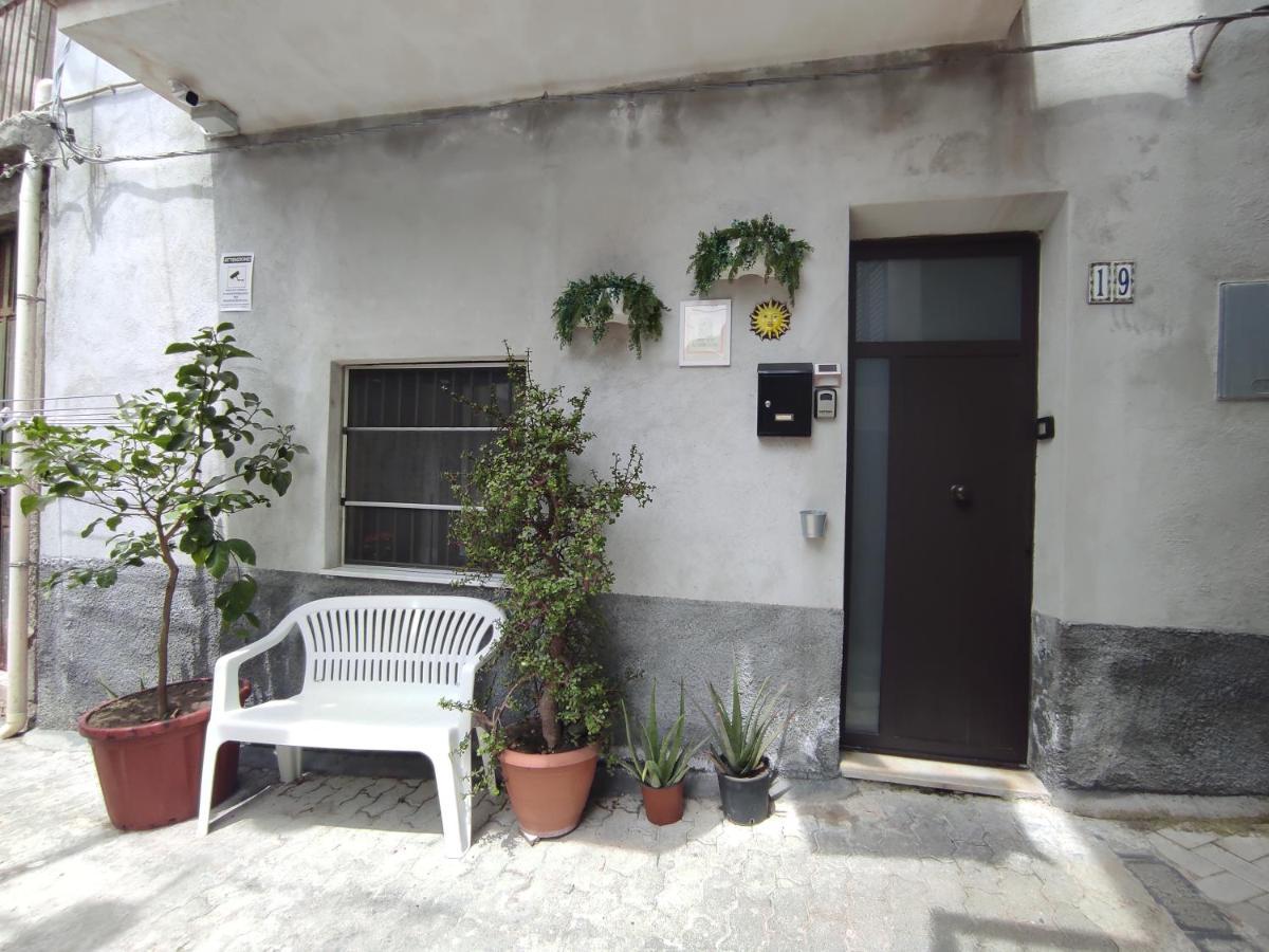 "The Gole Of Alcantara Living In The Dream'S Room" Graniti Exterior photo