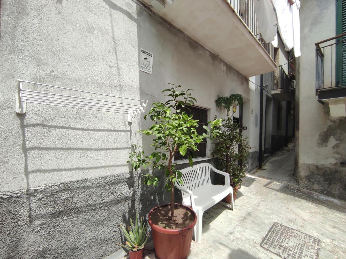 "The Gole Of Alcantara Living In The Dream'S Room" Graniti Exterior photo